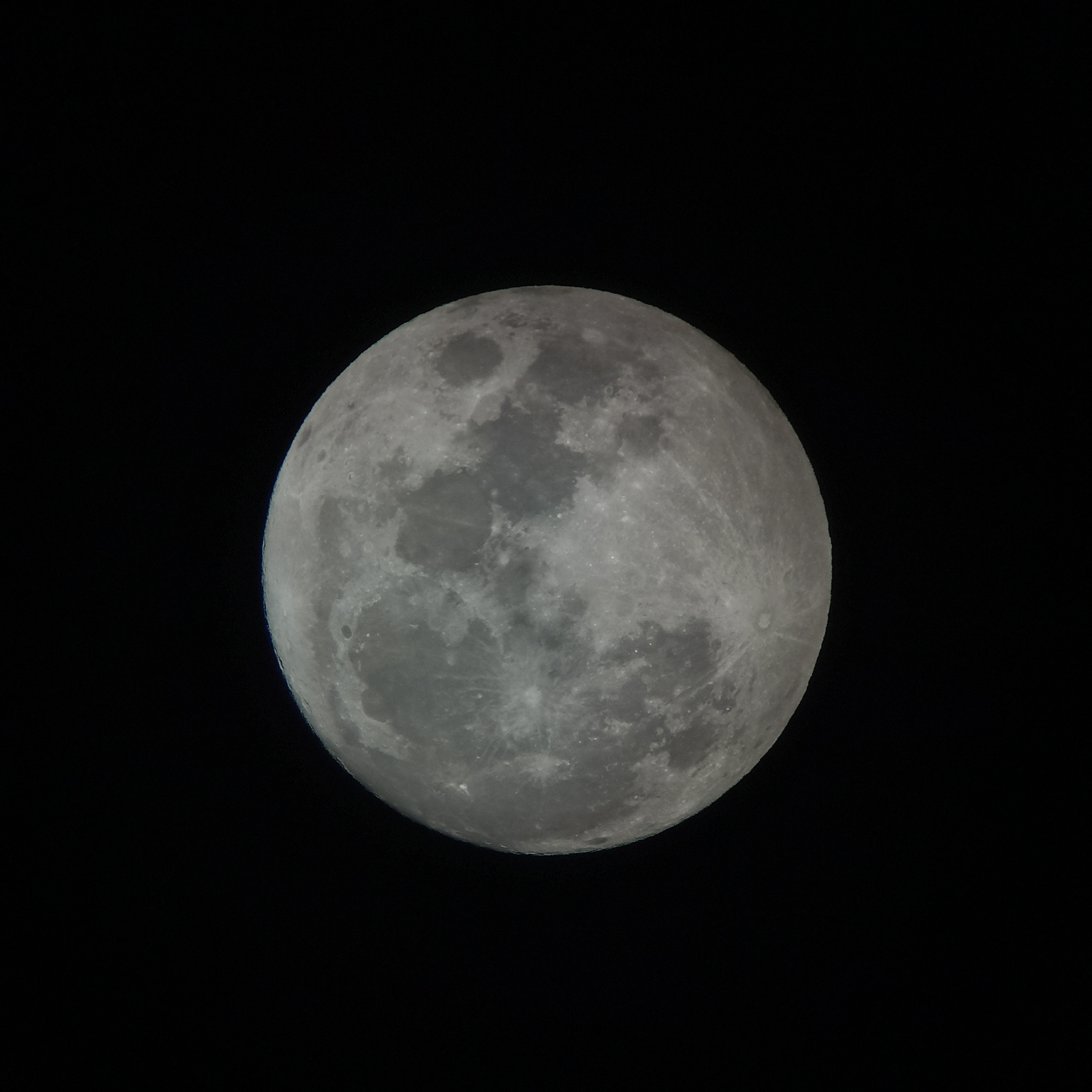 Moon photo break while studying for my first physics exam during my Bachelors